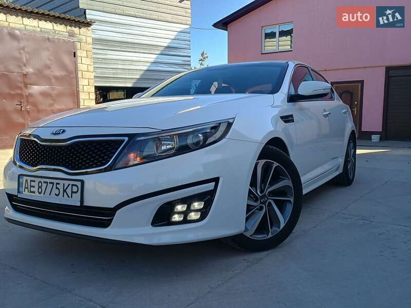 Седан Kia K5 2014 в Дніпрі