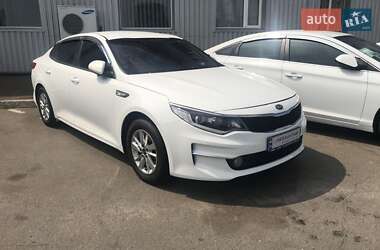 Седан Kia K5 2017 в 