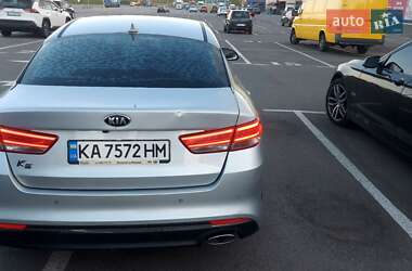Седан Kia K5 2016 в 