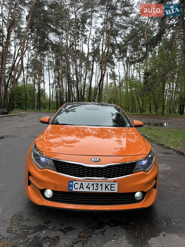 Седан Kia K5 2016 в 
