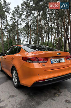 Седан Kia K5 2016 в 