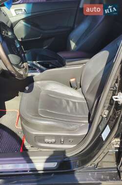 Седан Kia K5 2012 в 