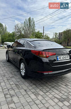 Седан Kia K5 2010 в 