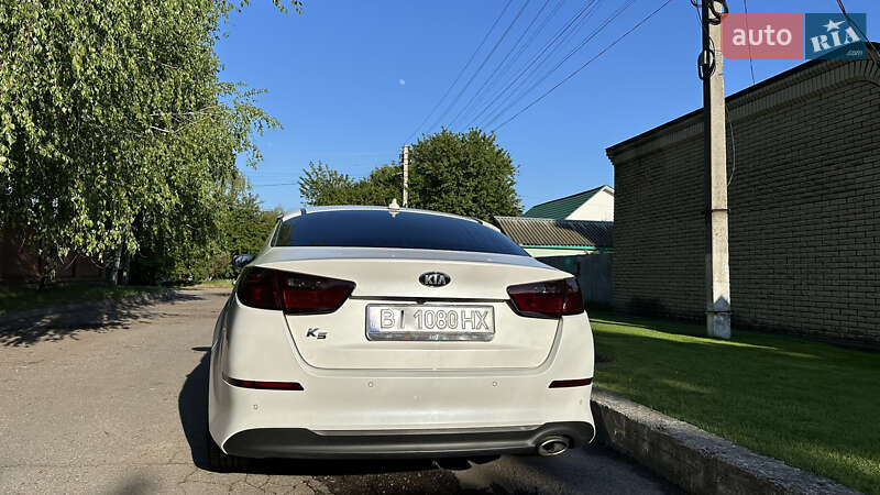 Седан Kia K5 2013 в Кременчуге