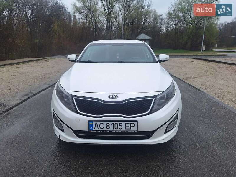 Седан Kia K5 2015 в Дніпрі