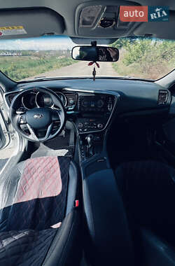 Седан Kia K5 2012 в 