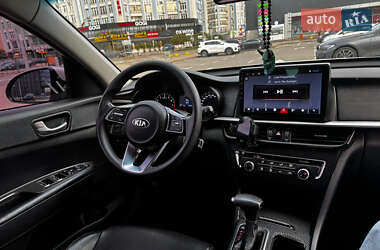 Седан Kia K5 2018 в 