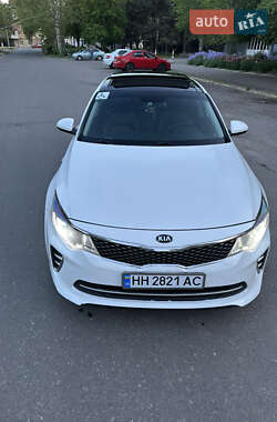 Седан Kia K5 2016 в Одессе