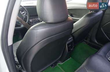 Седан Kia K5 2012 в 