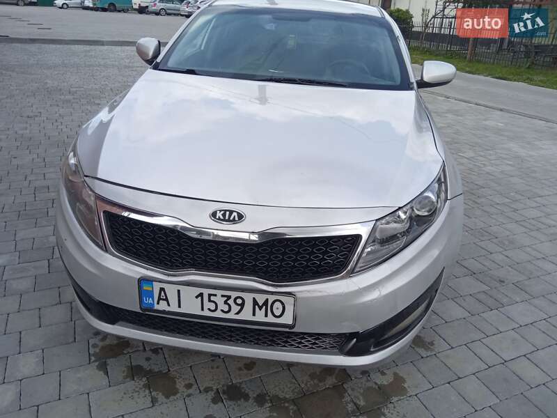 Седан Kia K5 2012 в 