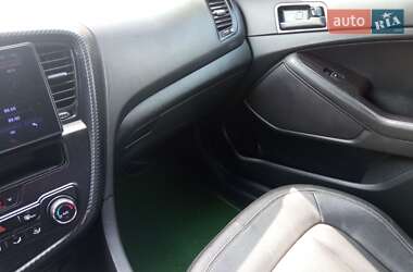 Седан Kia K5 2012 в 