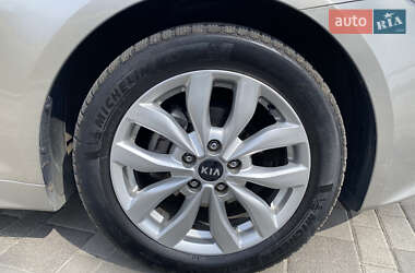 Седан Kia K5 2013 в 