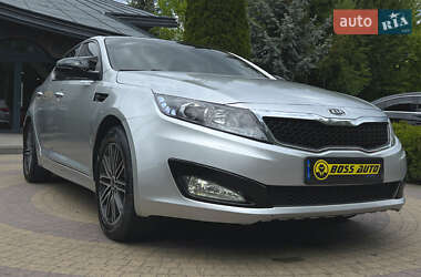 Седан Kia K5 2012 в Львове
