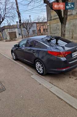 Седан Kia K5 2011 в 
