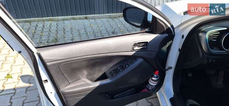 Седан Kia K5 2015 в Тернополе