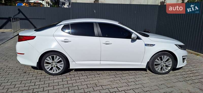 Седан Kia K5 2015 в Тернополе