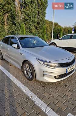 Седан Kia K5 2016 в 