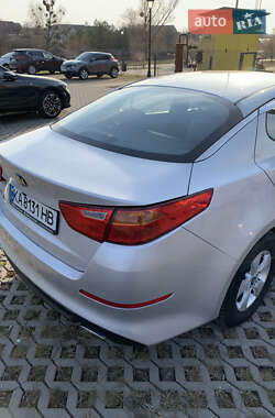 Седан Kia K5 2015 в 