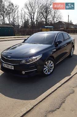 Седан Kia K5 2016 в 