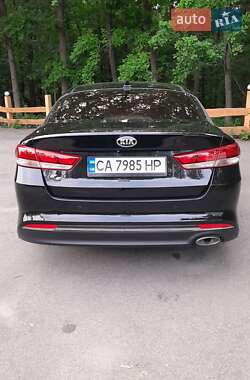 Седан Kia K5 2016 в 