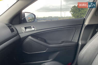 Седан Kia K5 2015 в 