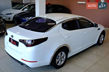 Седан Kia K5 2013 в 
