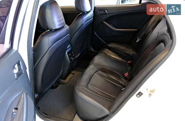 Седан Kia K5 2013 в 