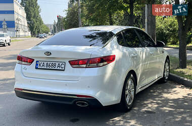 Седан Kia K5 2017 в 