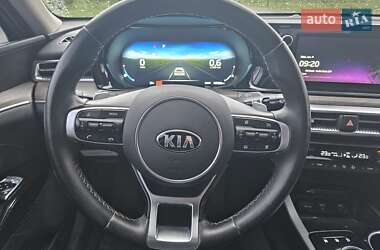 Седан Kia K5 2021 в 
