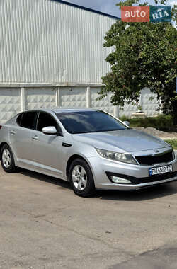 Седан Kia K5 2013 в Одессе