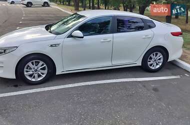 Седан Kia K5 2016 в Одессе