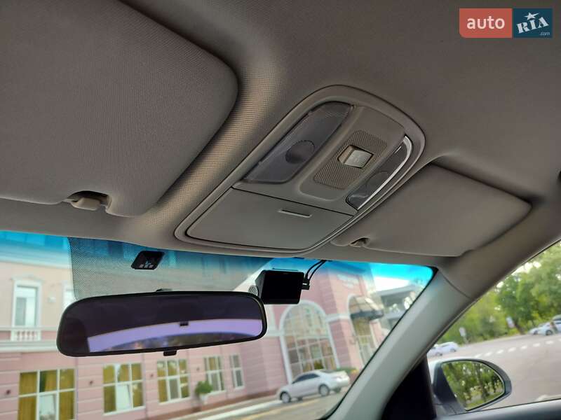 Седан Kia K5 2016 в Одессе