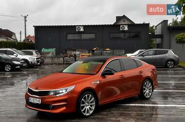 Седан Kia K5 2017 в Львове