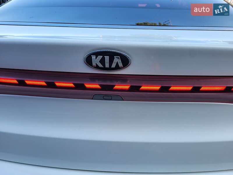 Седан Kia K5 2020 в Киеве