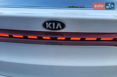 Седан Kia K5 2020 в 