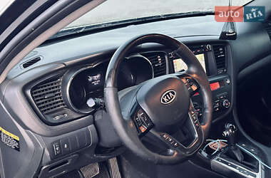 Седан Kia K5 2010 в 