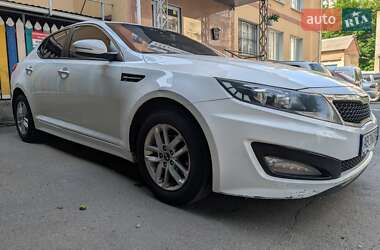 Седан Kia K5 2011 в 