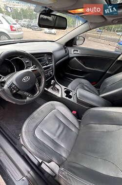 Седан Kia K5 2010 в 