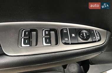 Седан Kia K5 2017 в 