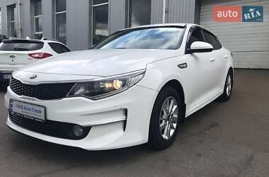 Седан Kia K5 2017 в 