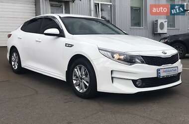 Седан Kia K5 2017 в 