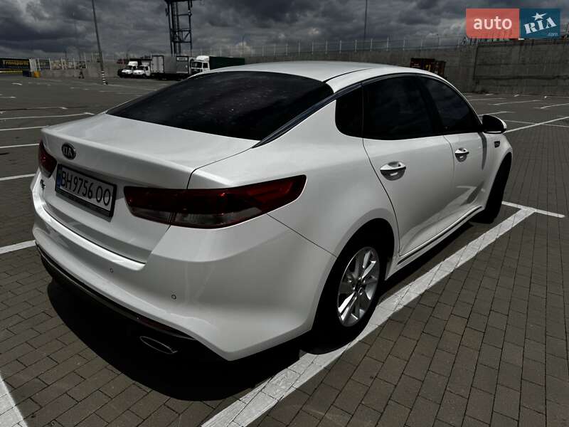 Седан Kia K5 2015 в Одесі