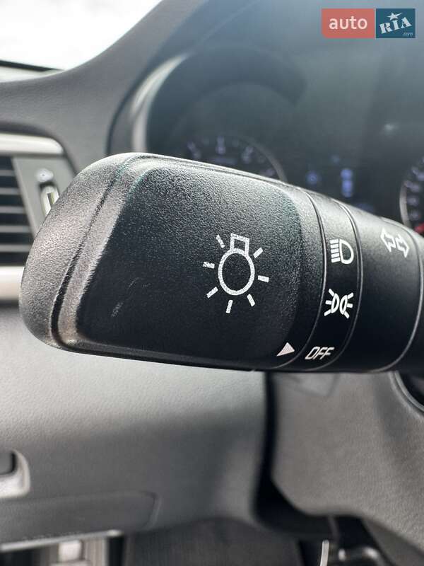 Седан Kia K5 2015 в Одесі
