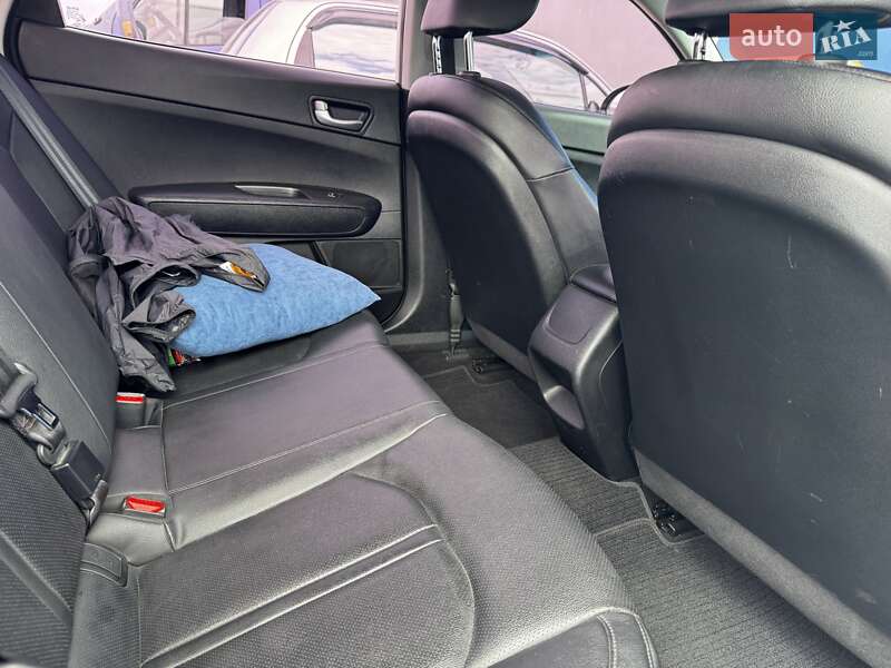 Седан Kia K5 2015 в Одесі