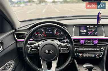 Седан Kia K5 2019 в 