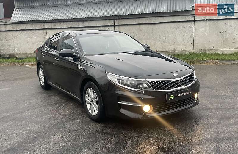 Седан Kia K5 2016 в 