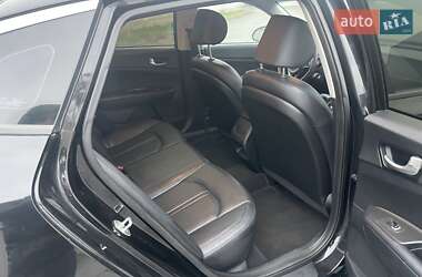 Седан Kia K5 2016 в 