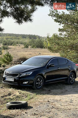 Седан Kia K5 2014 в Дніпрі
