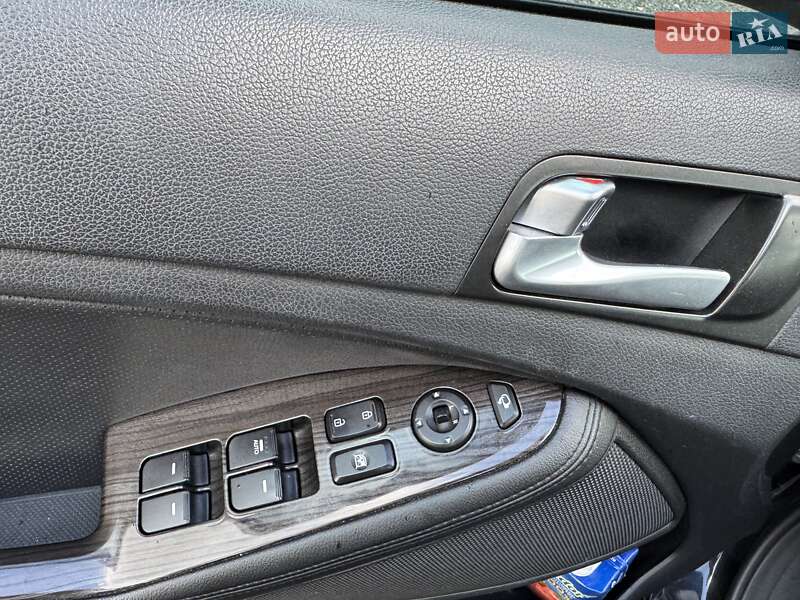 Седан Kia K5 2014 в Києві