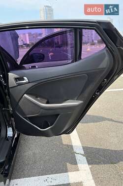 Седан Kia K5 2014 в 